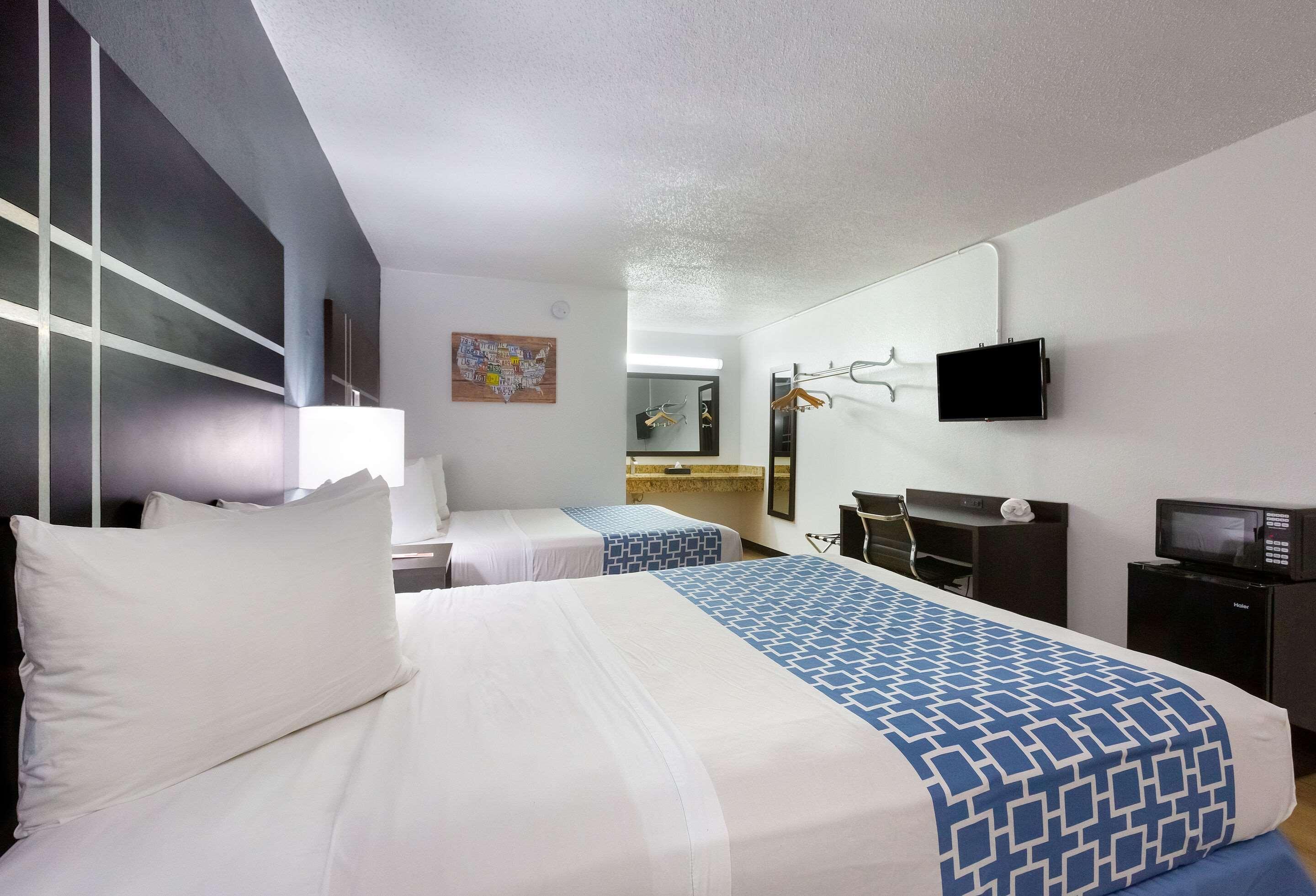 Econo Lodge Lithonia Bagian luar foto