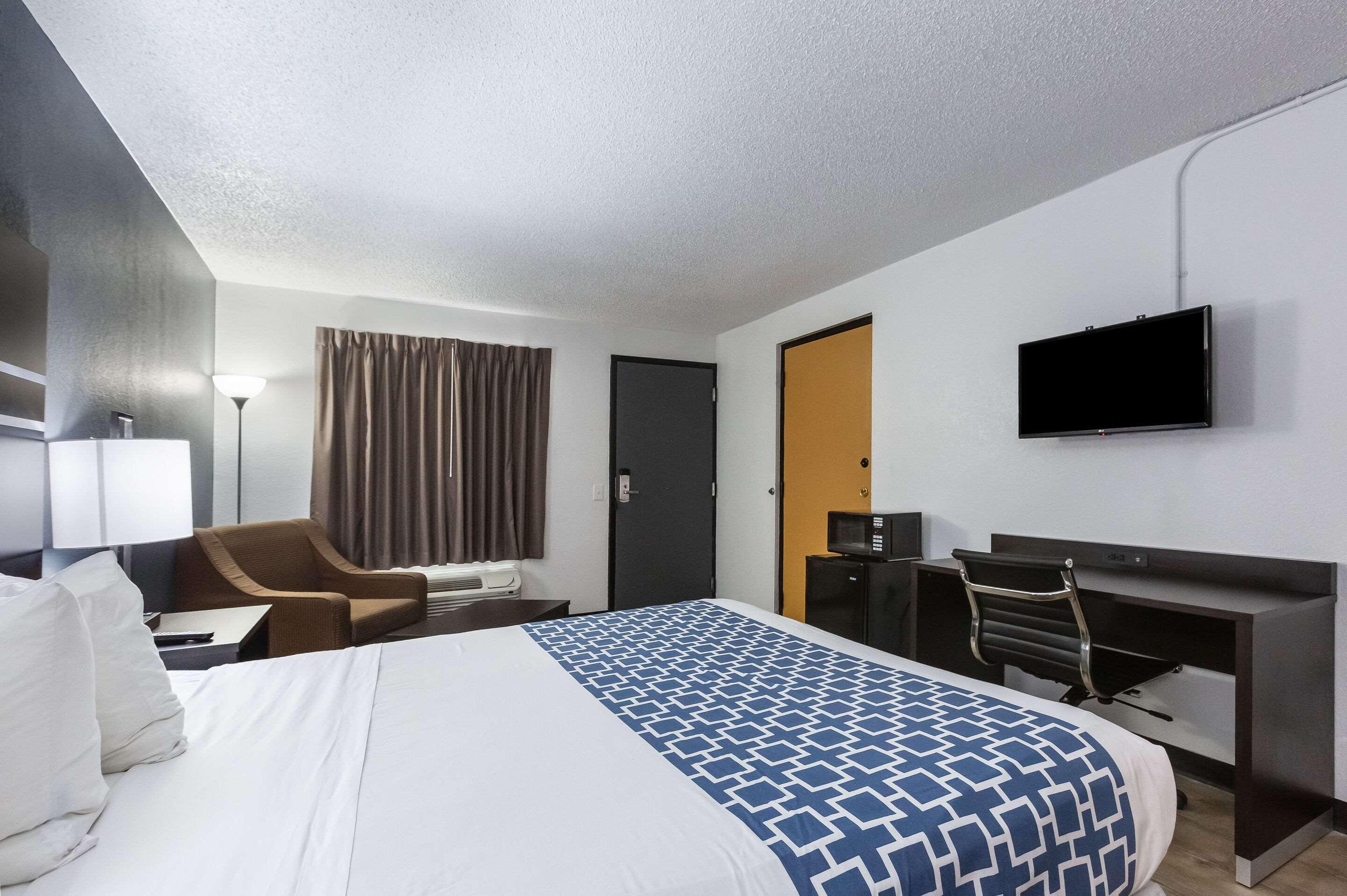 Econo Lodge Lithonia Bagian luar foto