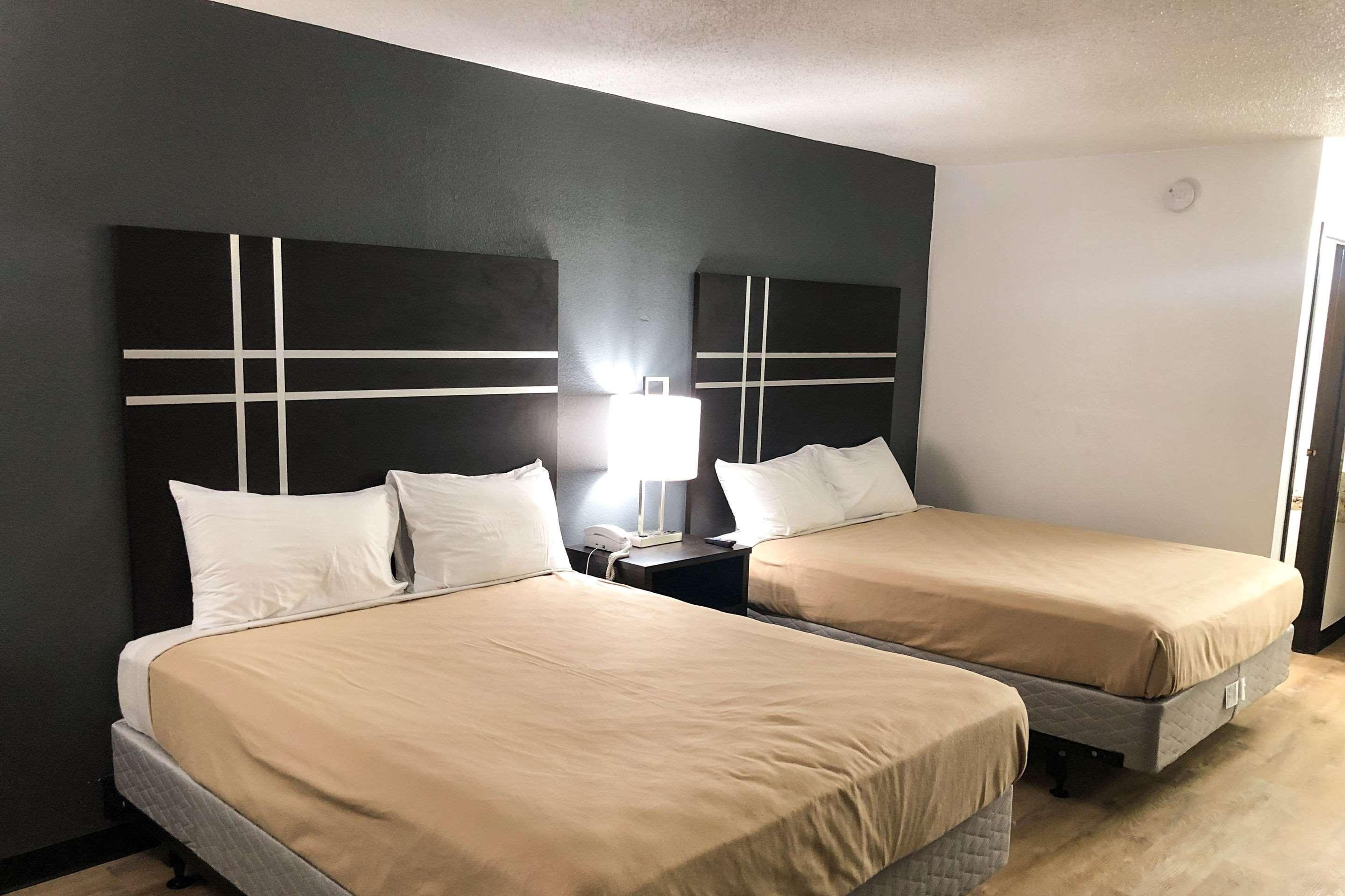 Econo Lodge Lithonia Bagian luar foto